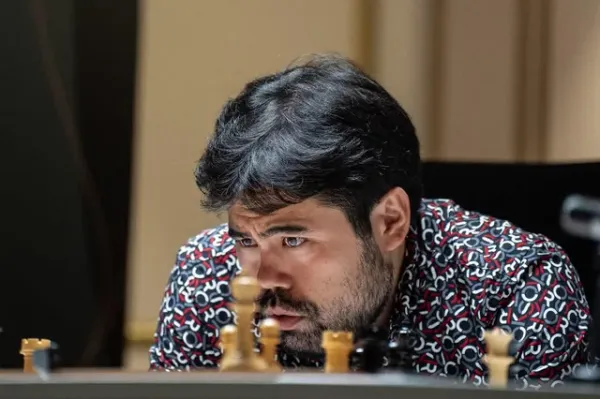 Ajedrecista Nakamura tardó más de una hora en una sola jugada y perdió