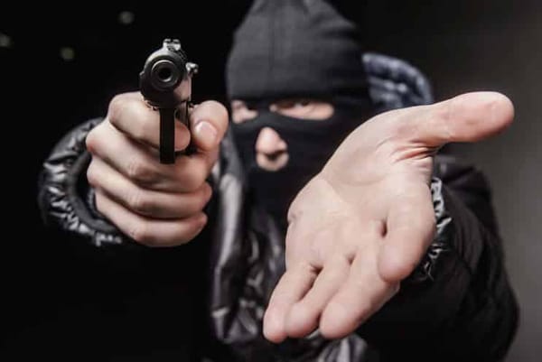 Hombre fue atracado mientras paseaba a su mascota en Bucaramanga
