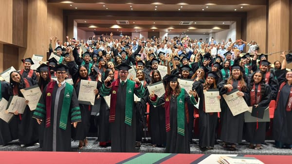 UTS gradúan a 1.000 nuevos profesionales en nuevo auditorio