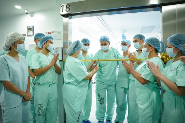 HIC lidera la implementación del robot quirúrgico Mantra 3 en Colombia