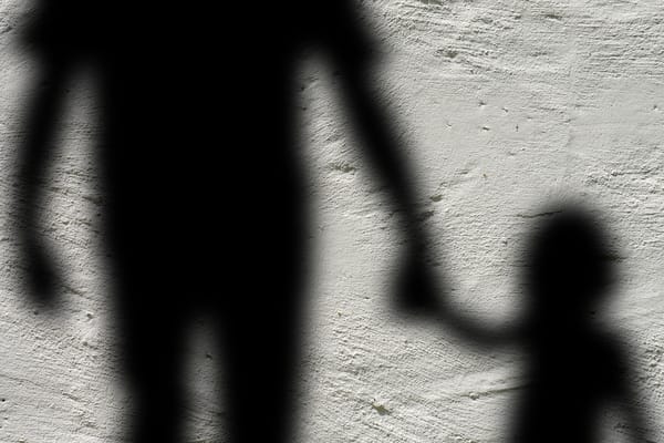 Hombre pagará 28 años de prisión tras abusar de su hija e hijastra en Santander