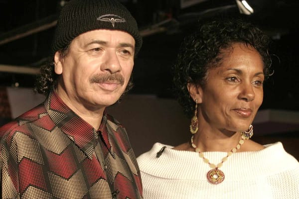 Deborah Santana revela en su libro cómo se liberó tras casi 40 años junto a Carlos Santana