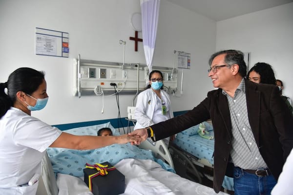 Con críticas a clínicas privadas Petro reaviva debate sobre reforma a la salud