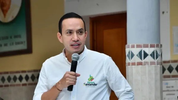 Exgobernador Mauricio Aguilar hospitalizado tras fuerte caída en competencia ciclística en Valledupar