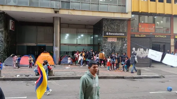 Urgente: Retienen funcionarios del MinInterior durante protestas indígenas