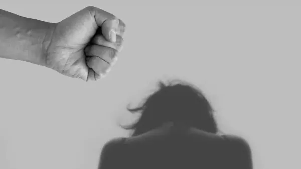 Celos desataron brutal agresión: capturado y enviado a la cárcel tras herir a su pareja