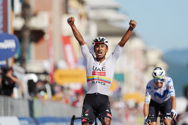 Jhonatan Narváez gana su tercera etapa en el Giro