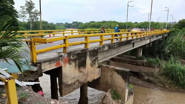 Cierran puente fronterizo entre Cúcuta y Ureña por daños estructurales