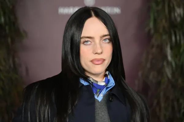 Billie Eilish rechaza las cirugías “quiero envejecer siendo yo”