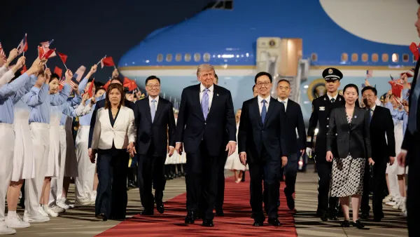 Trump llegó a Beijing para reunirse con Xi Jinping