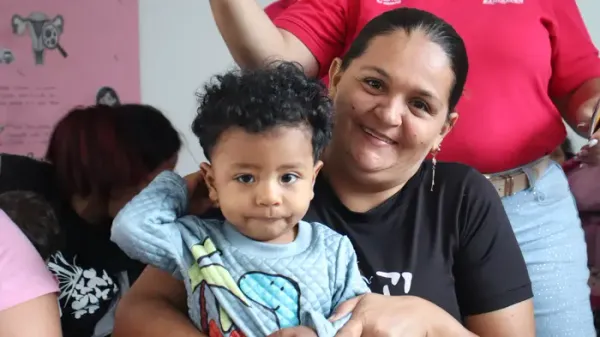 Madres gestantes y lactantes participaron en jornada integral de bienestar en Barrancabermeja