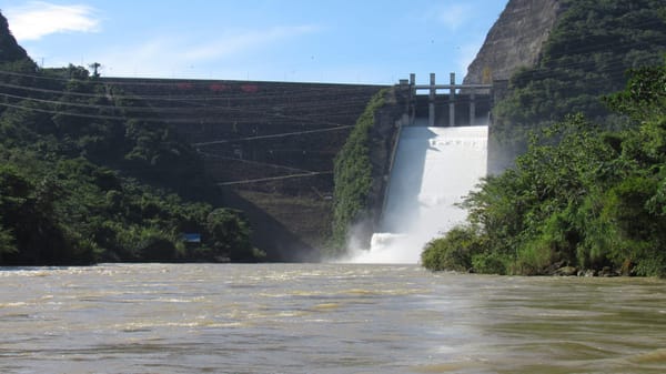 Angustiosa búsqueda en el río Sogamoso: joven desapareció mientras se bañaba