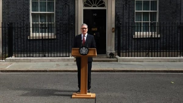 Primer ministro británico renunció a su cargo