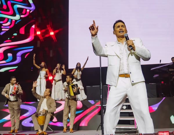 México cantó a una sola voz con Jorge Celedón