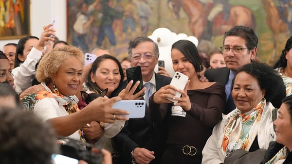 Petro invitó a la derecha Abelardista y Uribista a sentarse a la mesa para negociar la paz política. ¿Serán sinceras sus intenciones?