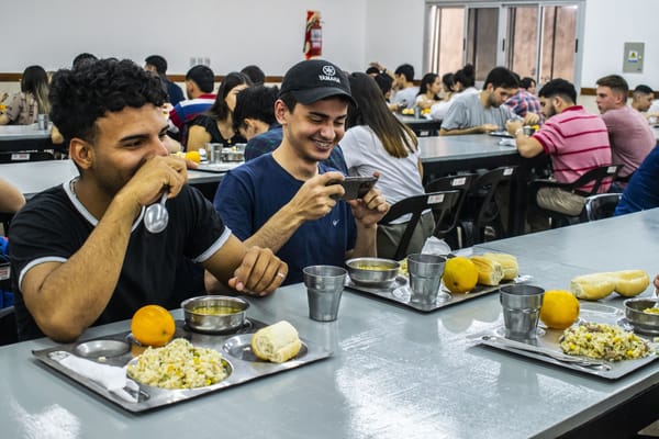 Proponen ampliar el Plan de Alimentación Escolar para los sectores universitarios. ¿Le gusta la idea?