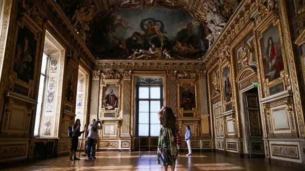 Reabre la Galería de Apolo del Louvre tras histórico robo, pero sin las joyas de la Corona francesa