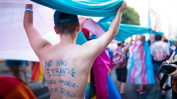 “No Binario” y “Transgénero”: las alternativas de identidad sexual que vía decreto reglamentó el gobierno Petro