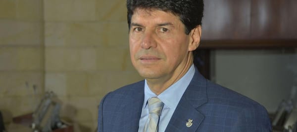 Saúl Cruz Bonilla, el funcionario del Senado que supera los $80 millones mensuales en salario y lleva 22 años en el cargo