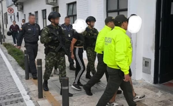 Grupo de personas agredió a policías cuando los requisaban en Girón