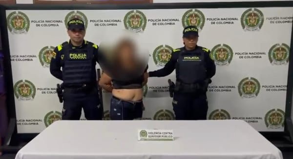 Mujer atacó a vecina con una piedra y terminó mordiendo a un policía durante su captura en Girón