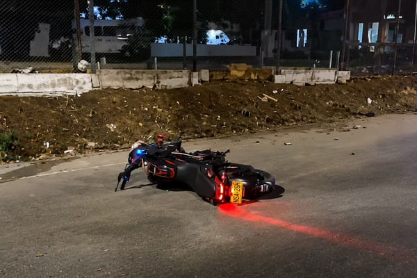 Trágico accidente en la autopista a Piedecuesta: dos primos murieron tras chocar contra el separador