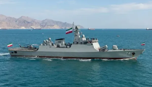 EE. UU. desvía dos buques y refuerza el bloqueo naval contra Irán