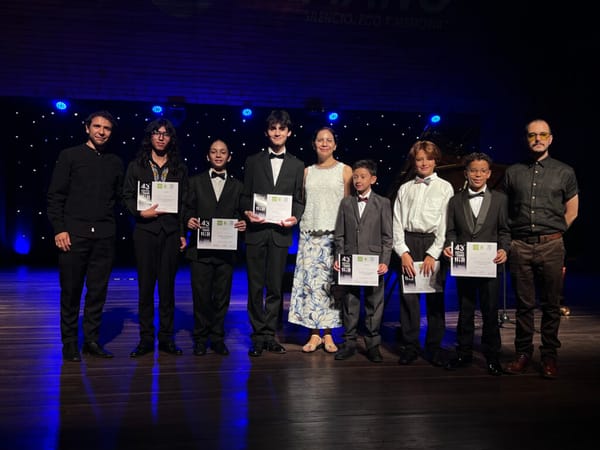 Emmanuel De la Hoz y Martín Esteban Sedano ganadores del 23.º Concurso Nacional de Piano UIS