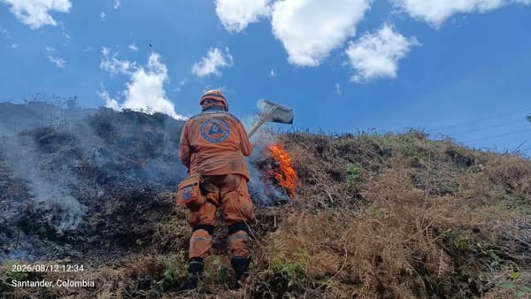 Vegetación en llamas por varios sectores de Santander