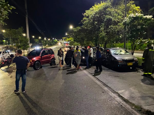 Cuatro vehículos chocaron en la autopista de Floridablanca y provocaron fuerte congestión