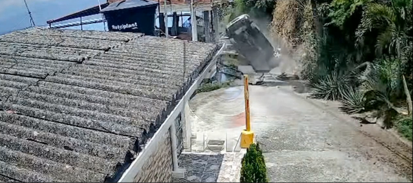 Video: falla en los frenos habría provocado aparatoso accidente en la vía La Pared, Bucaramanga
