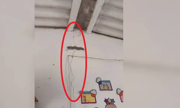 Comunidad reclama que un mes después de producirse el terremoto y colegio de Rionegro no recibe ayuda
