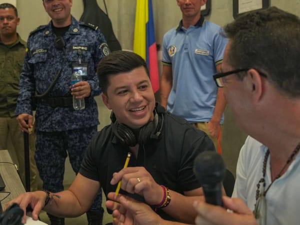 ¿Atentado o atraco? Escolta de reconocido senador santandereano resultó baleado en Bogotá
