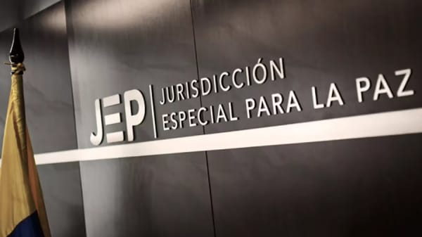 Familias de víctimas de ‘falsos positivos’ protestaron en Bucaramanga tras cancelación de audiencia de la JEP
