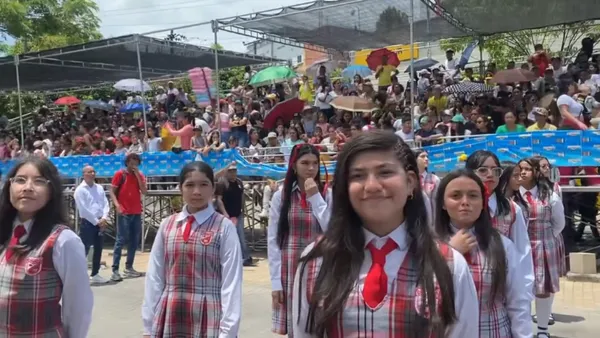 Entregan balance positivo del desfile de los 102 años del Distrito