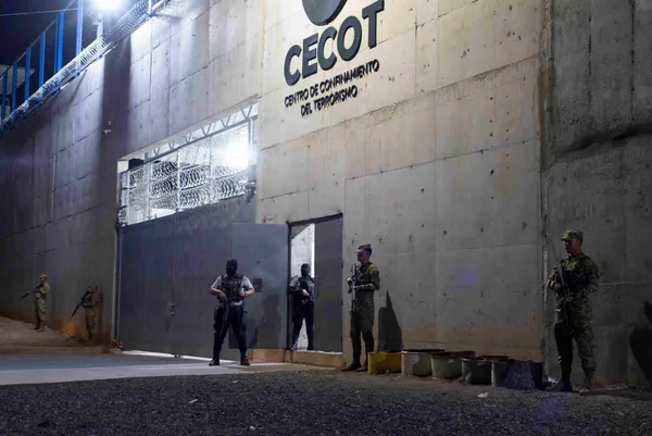 El Salvador recibirá 238 criminales del Tren de Aragua provenientes de Estados Unidos