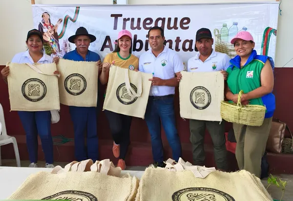 CAS presente en Mercado Campesino y Trueque Ambiental