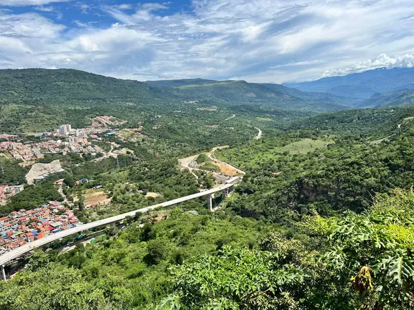 $100.000 millones para rescatar la variante de San Gil: siete años de retrasos, obras inconclusas y una nueva oportunidad