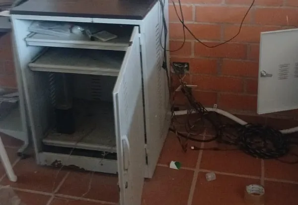 Sin rastros de dos ladrones que saquearon escuela rural en Girón