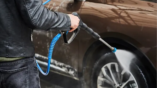 Sancionarán a quienes derrochen agua y arrojen residuos inflamables