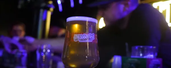Oktoberfest Artesanal X llega a Bogotá con más de 40 cervecerías y música en vivo