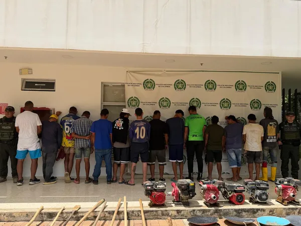 Golpe a la minería ilegal en el río de Oro: 14 capturados mientras extraían oro en Chimitá