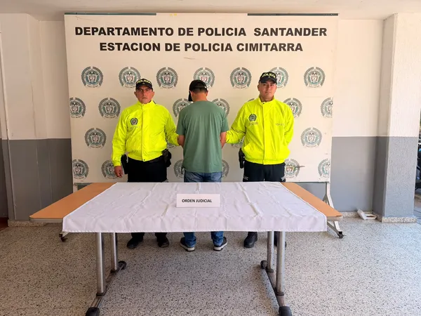 Cayó hombre de 49 años señalado de abusar de una menor de 12 años en Santander