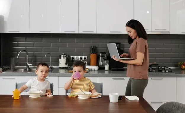 Una ley ordenará que dineros embargados a padres demandados por alimentos pasen rápidamente a la manutención de los menores imagen de la publicación