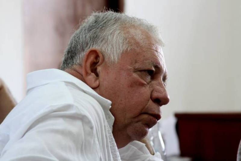 Condenan notario que estaba en la nómina de los ‘paras’ por facilitar la usurpación de tierras imagen de la publicación