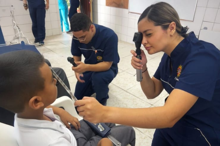 Veo Bien, Aprendo al Cien: Más de 500 Niños Beneficiados con Atención Visual en Bucaramanga imagen de la publicación