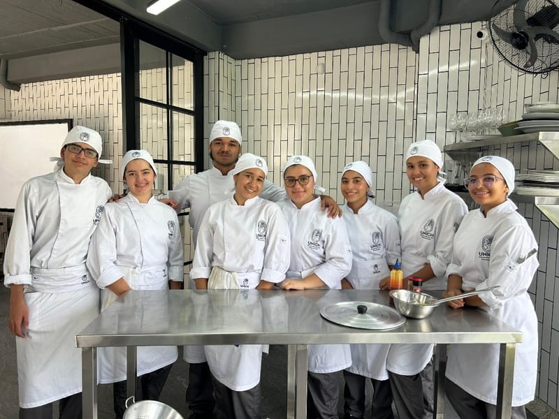 Jóvenes de Bucaramanga reciben apoyo para entrar a la Universidad imagen de la publicación
