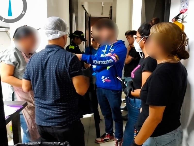 Selladas ocho cocinas ocultas por deficiencia de salubridad en Bucaramanga imagen de la publicación