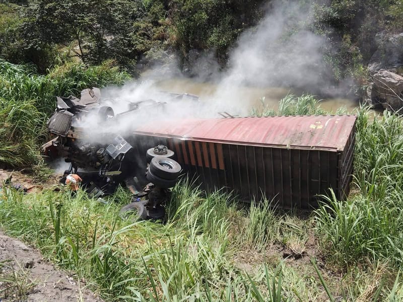 Muere conductor en volcamiento de tractomula en Norte de Santander imagen de la publicación