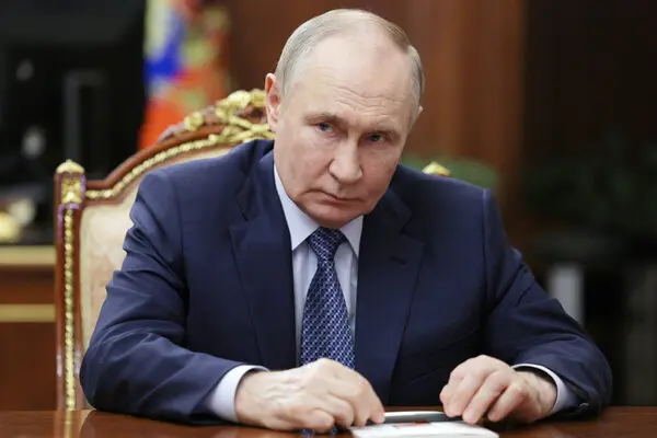 Putin desafía a Zelensky y celebra avances militares en Ucrania tras recibir apoyo de China y Corea del Norte imagen de la publicación